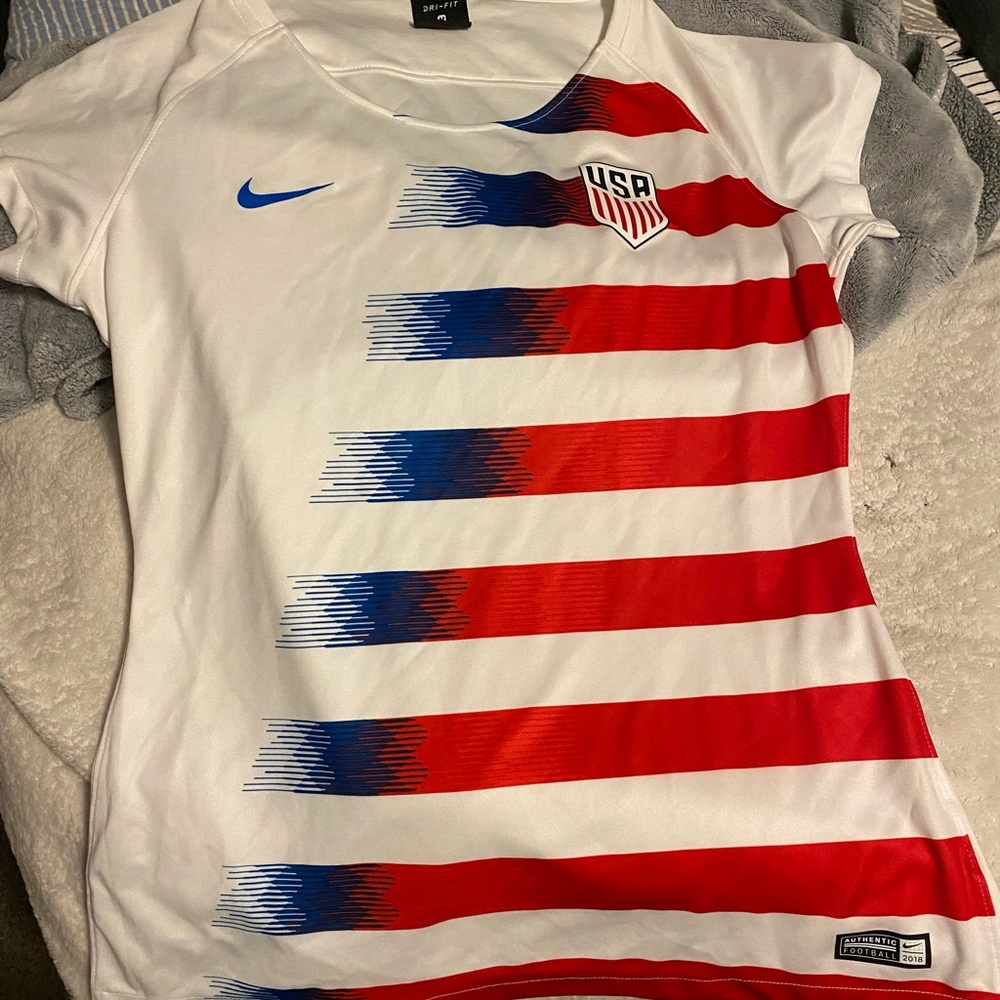 Womens USA soccer shirt